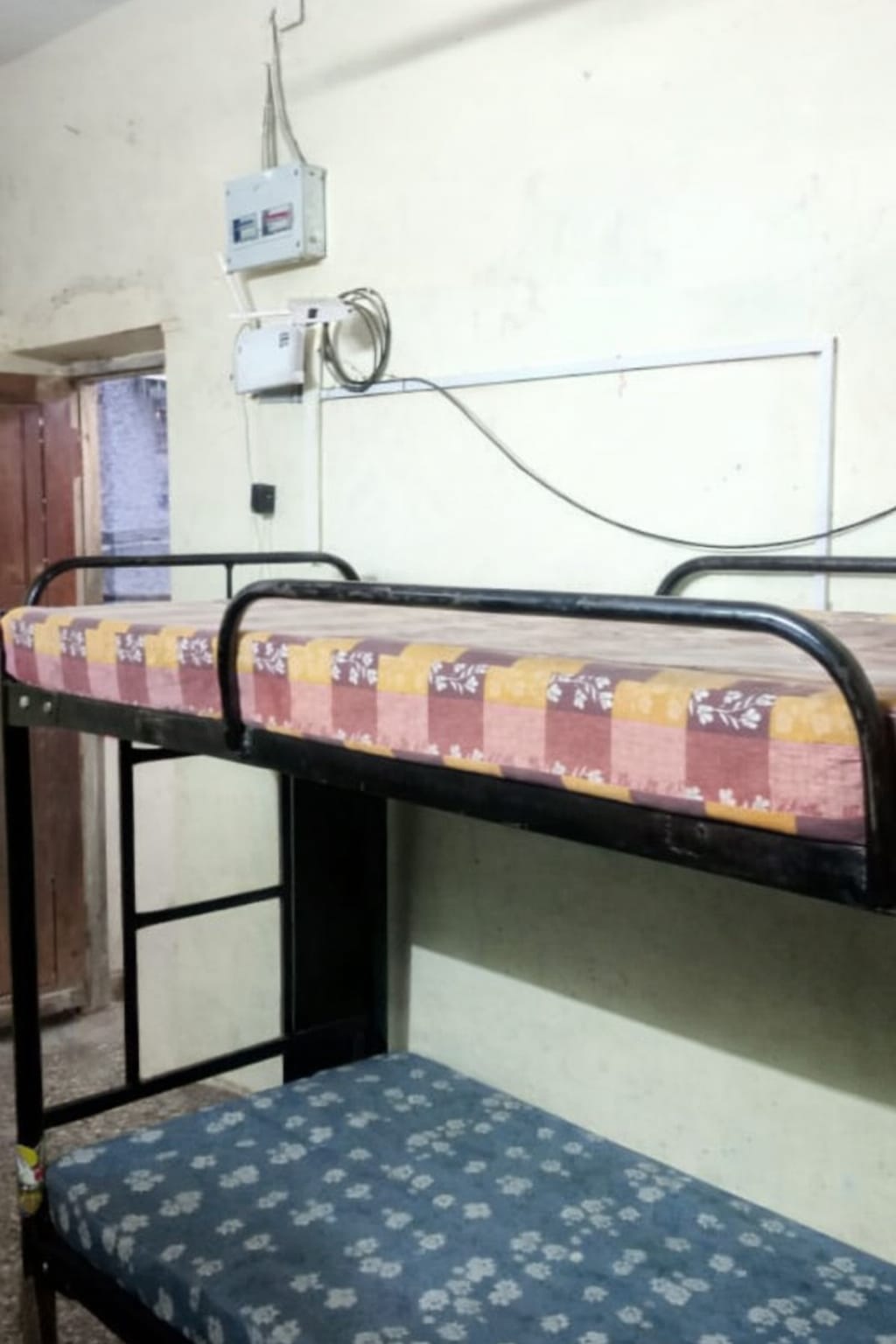 Appu – 10 – EMY paying guest room photo 3