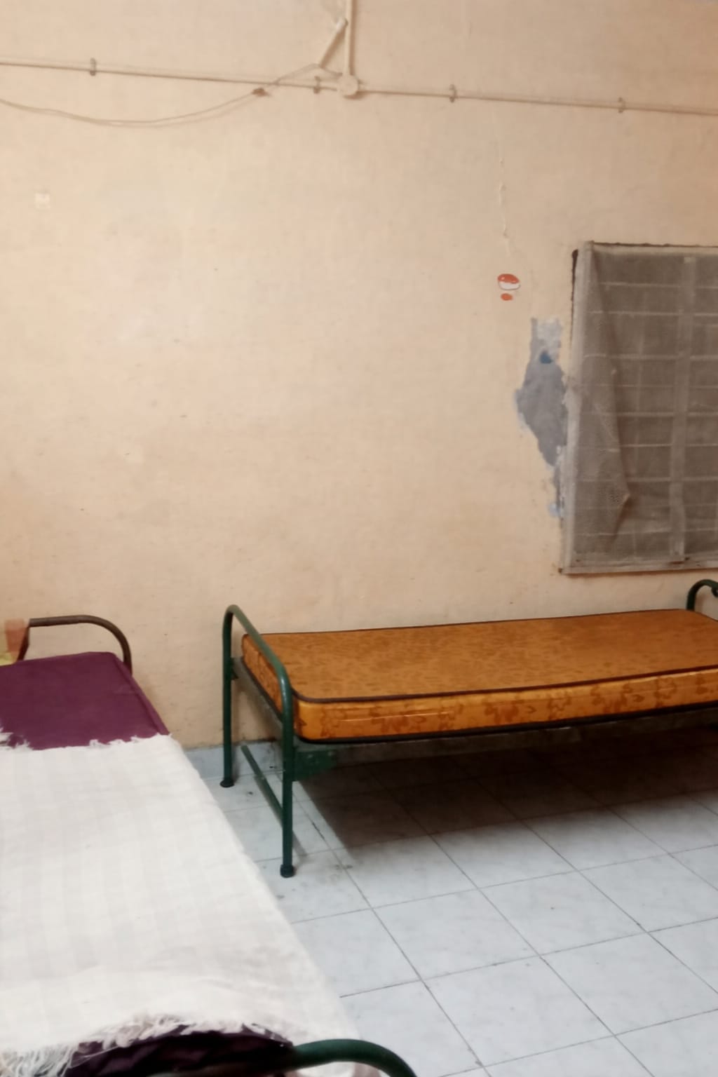Appu – 43 – EMY paying guest room photo 3