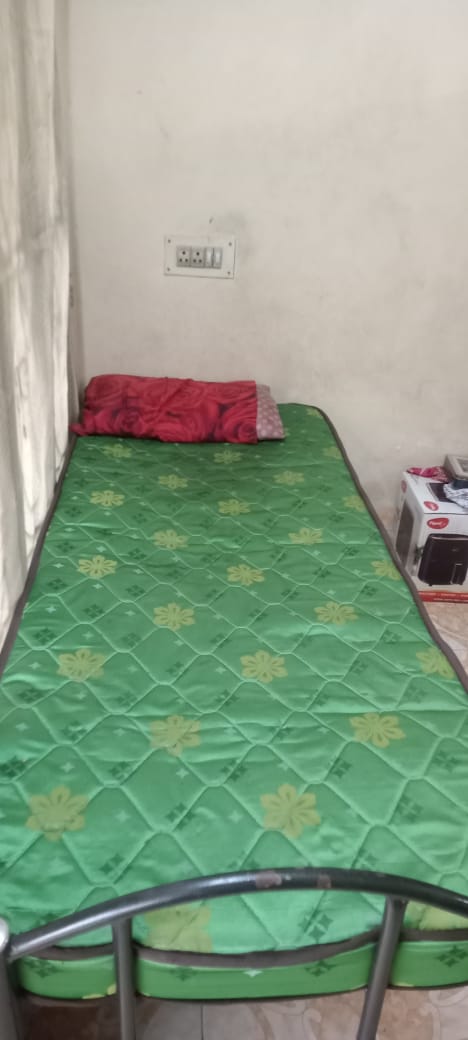Appu – 43 – EMY paying guest room photo 1