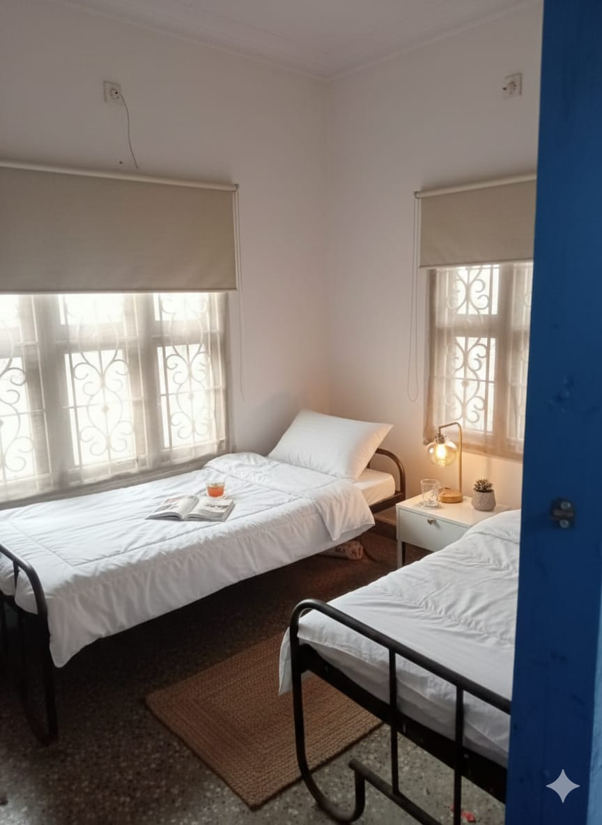 SYS Emy paying guest room photo 1