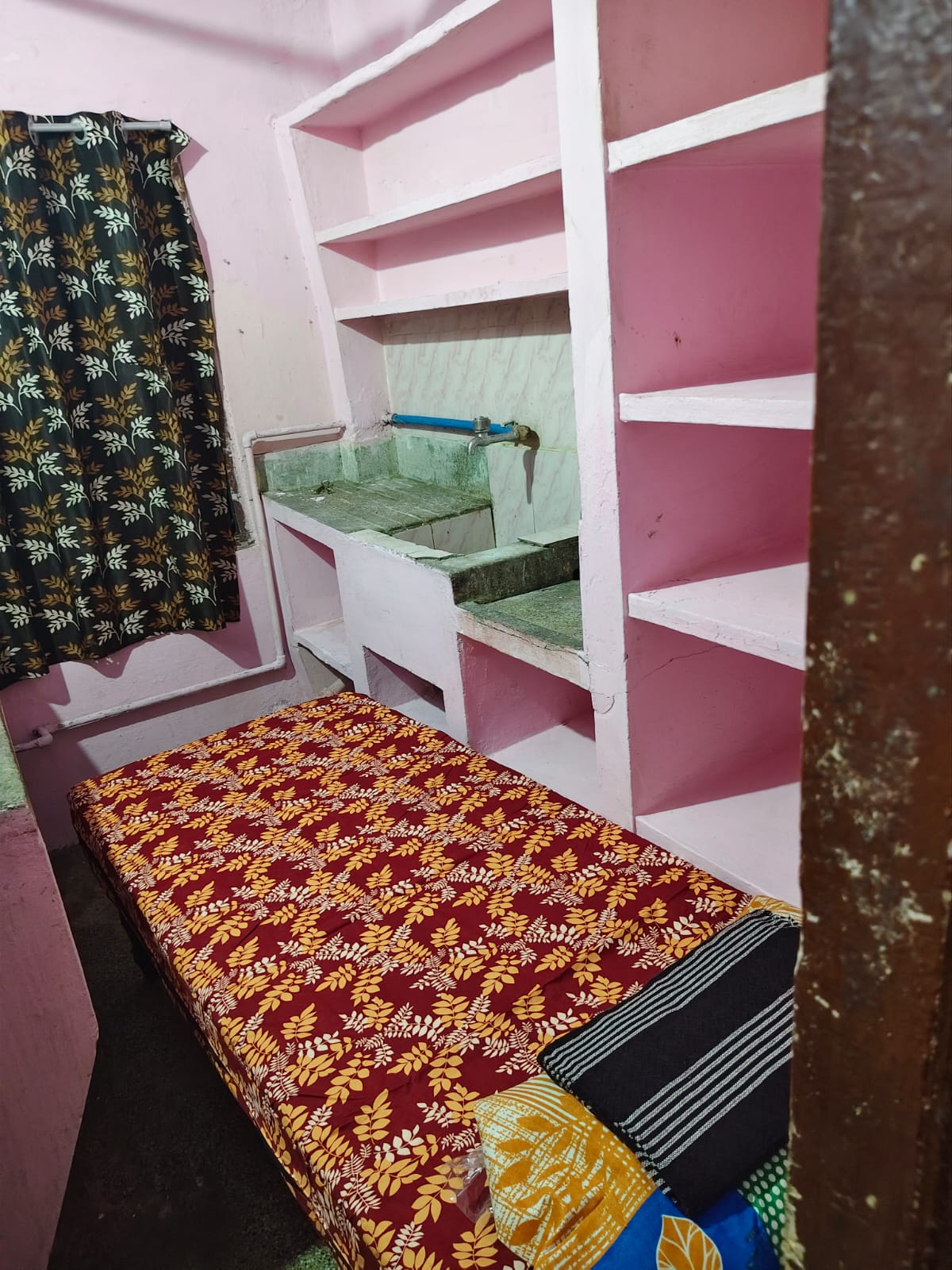 AC – Besant Nagar – EMY paying guest room photo 7
