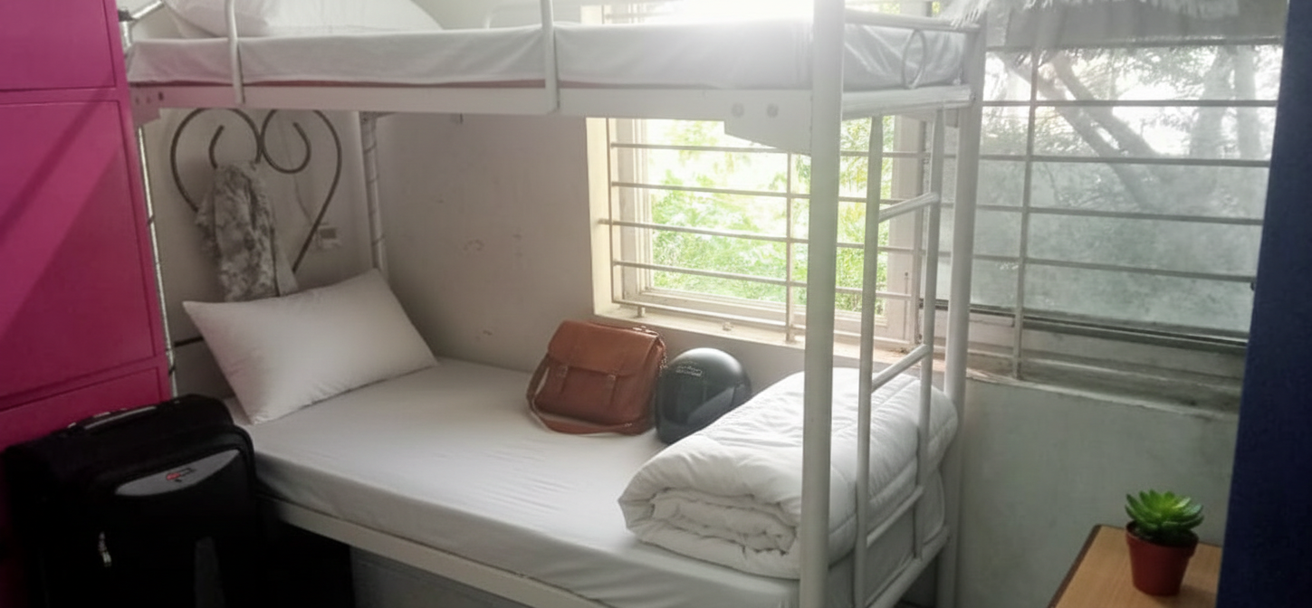 South Emy paying guest room photo 12