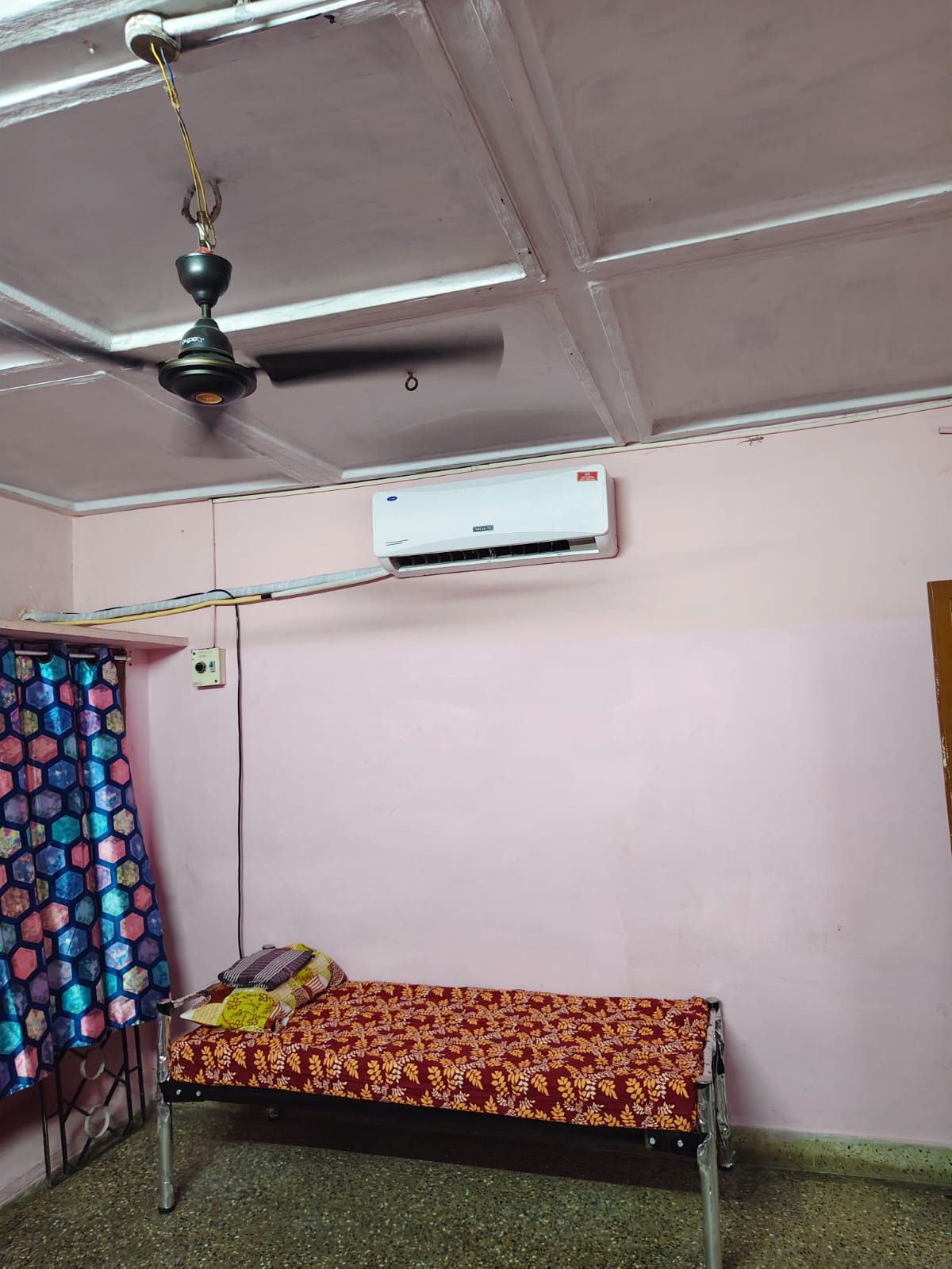 AC – Besant Nagar – EMY paying guest room photo 3