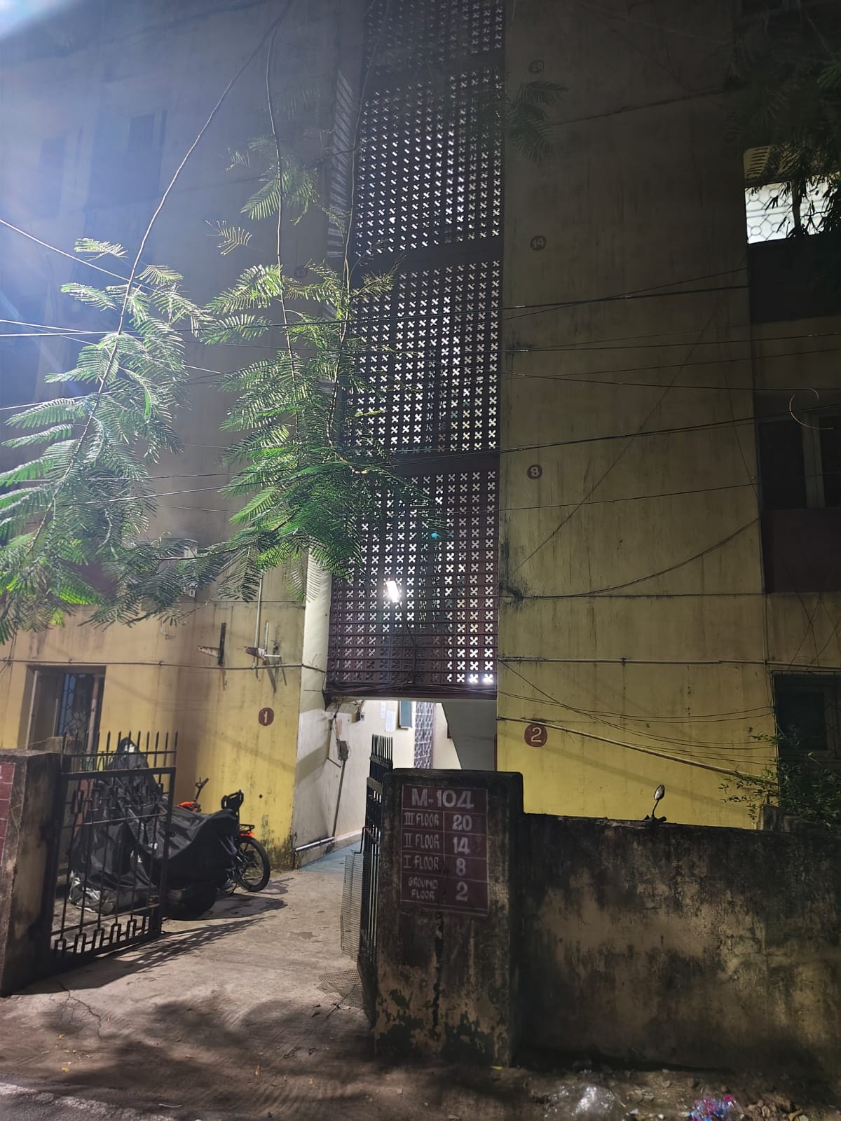 AC – Besant Nagar – EMY paying guest room photo 10